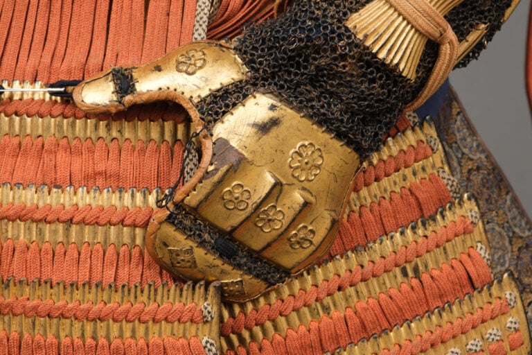 JAPON - Seconde moitié du XVIIIème siècle - Grande ARMURE ô'yoroi) en métal laq…