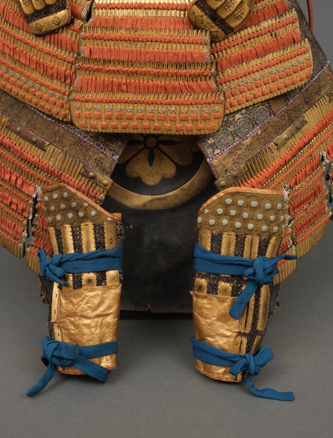 JAPON - Seconde moitié du XVIIIème siècle - Grande ARMURE ô'yoroi) en métal laq…