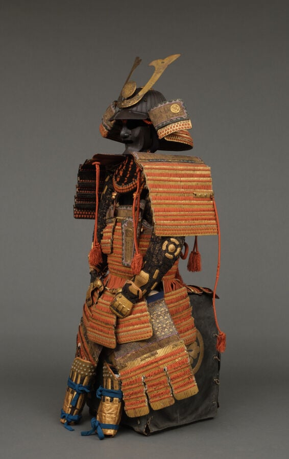 JAPON - Seconde moitié du XVIIIème siècle - Grande ARMURE ô'yoroi) en métal laq…