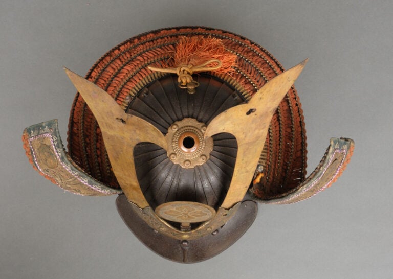 JAPON - Seconde moitié du XVIIIème siècle - Grande ARMURE ô'yoroi) en métal laq…