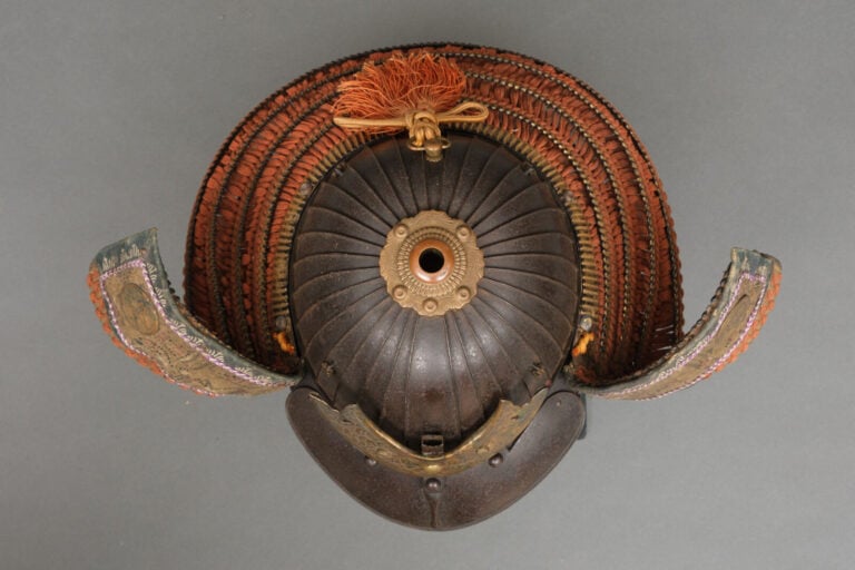 JAPON - Seconde moitié du XVIIIème siècle - Grande ARMURE ô'yoroi) en métal laq…