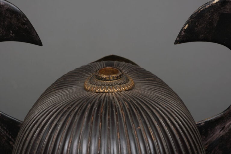 JAPON - XIXème siècle - CASQUE kabuto suji'bachi (casque à crêtes )entièrement…