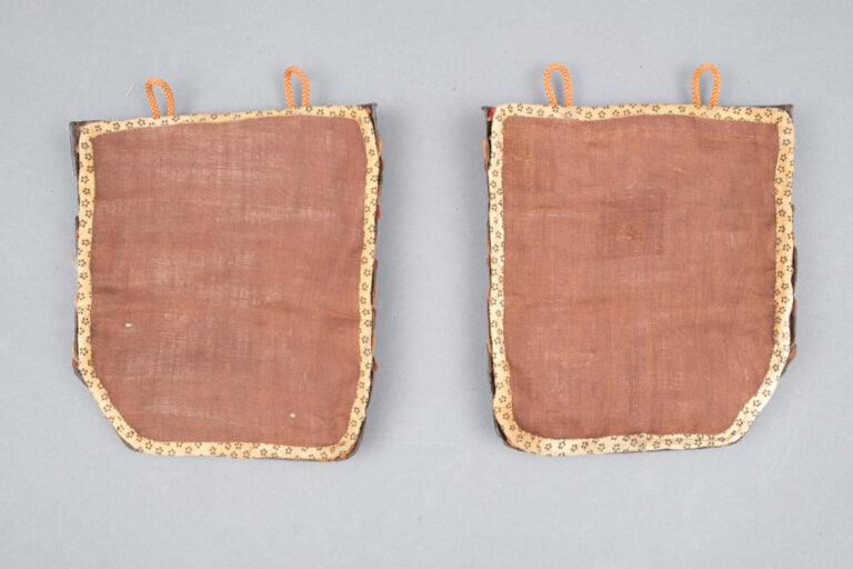 JAPON - XIXème siècle - Grande ARMURE dorée de la période Edo avec des cordons…
