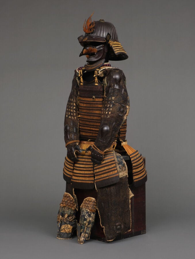 JAPON - XIXème siècle - Important ensemble de DEUX ARMURES (yoroi), avec DEUX H…