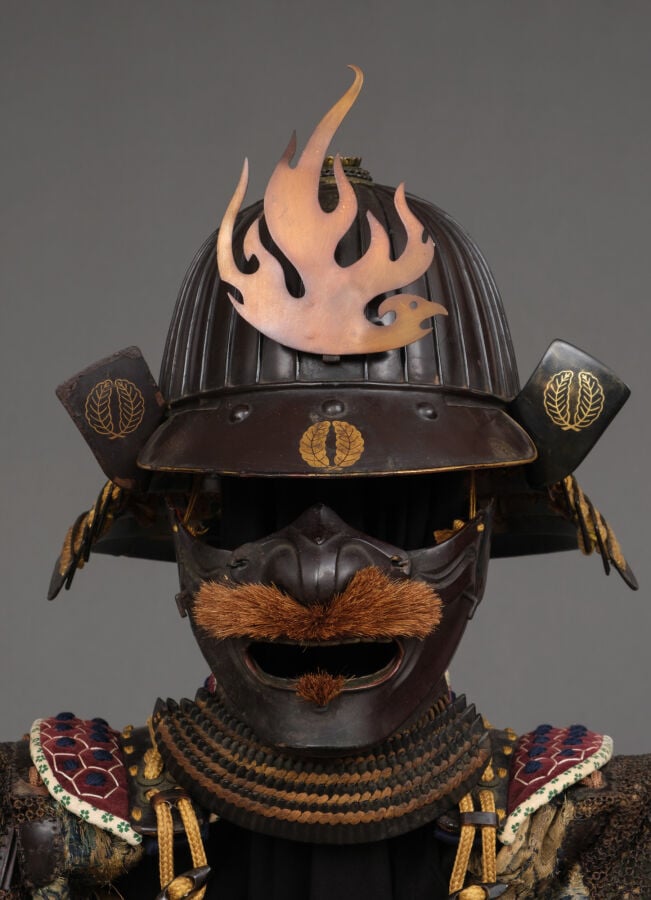 JAPON - XIXème siècle - Important ensemble de DEUX ARMURES (yoroi), avec DEUX H…