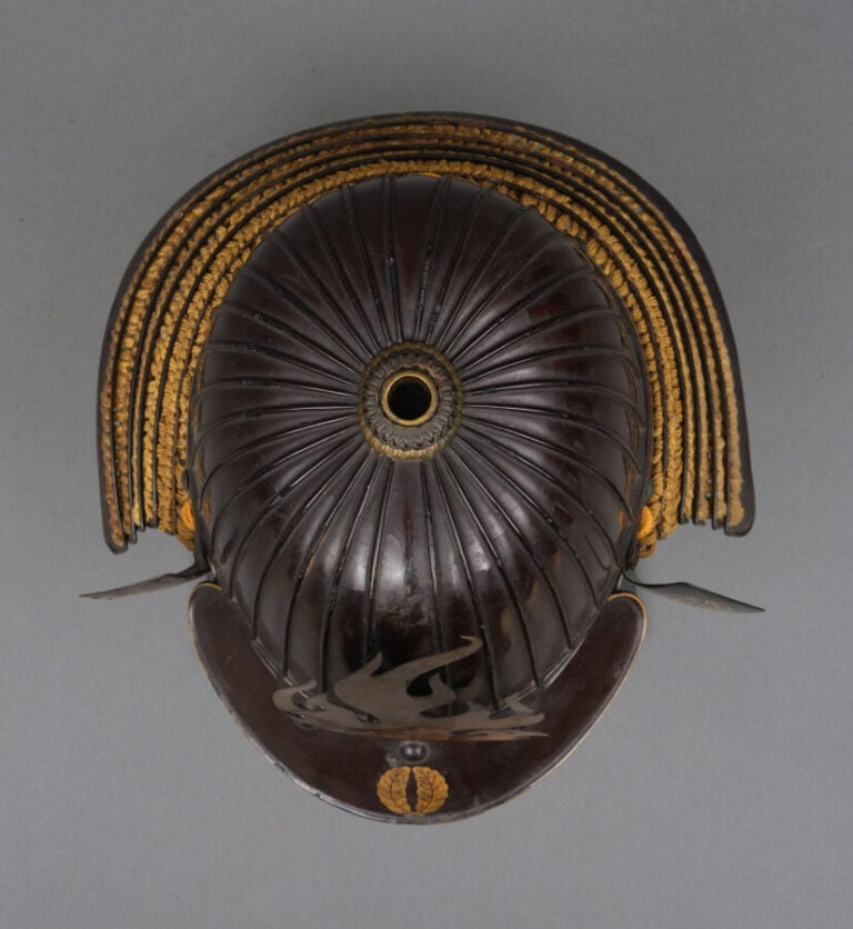 JAPON - XIXème siècle - Important ensemble de DEUX ARMURES (yoroi), avec DEUX H…
