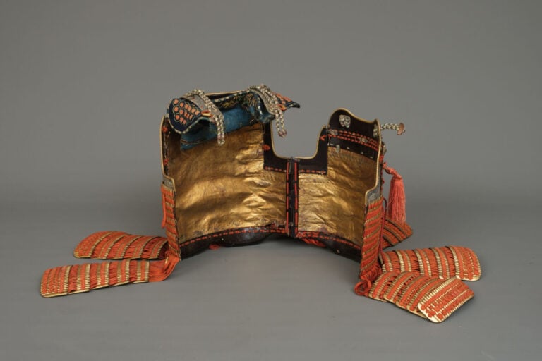 JAPON - XIXème/XXème siècle pour certaines parties ( comme le casque) - ARMURE…