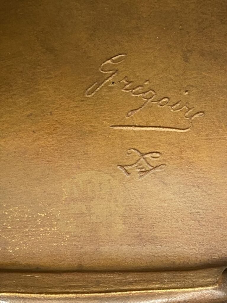 L. GREGOIRE - Buste de jeune femme en biscuit de Sèvres à double patine, signé…