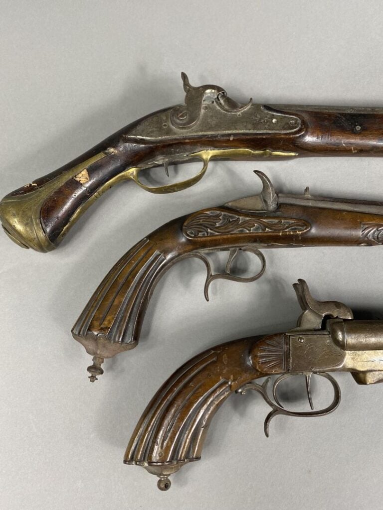 Lot de 3 pistolets à silex - (en l'état)
