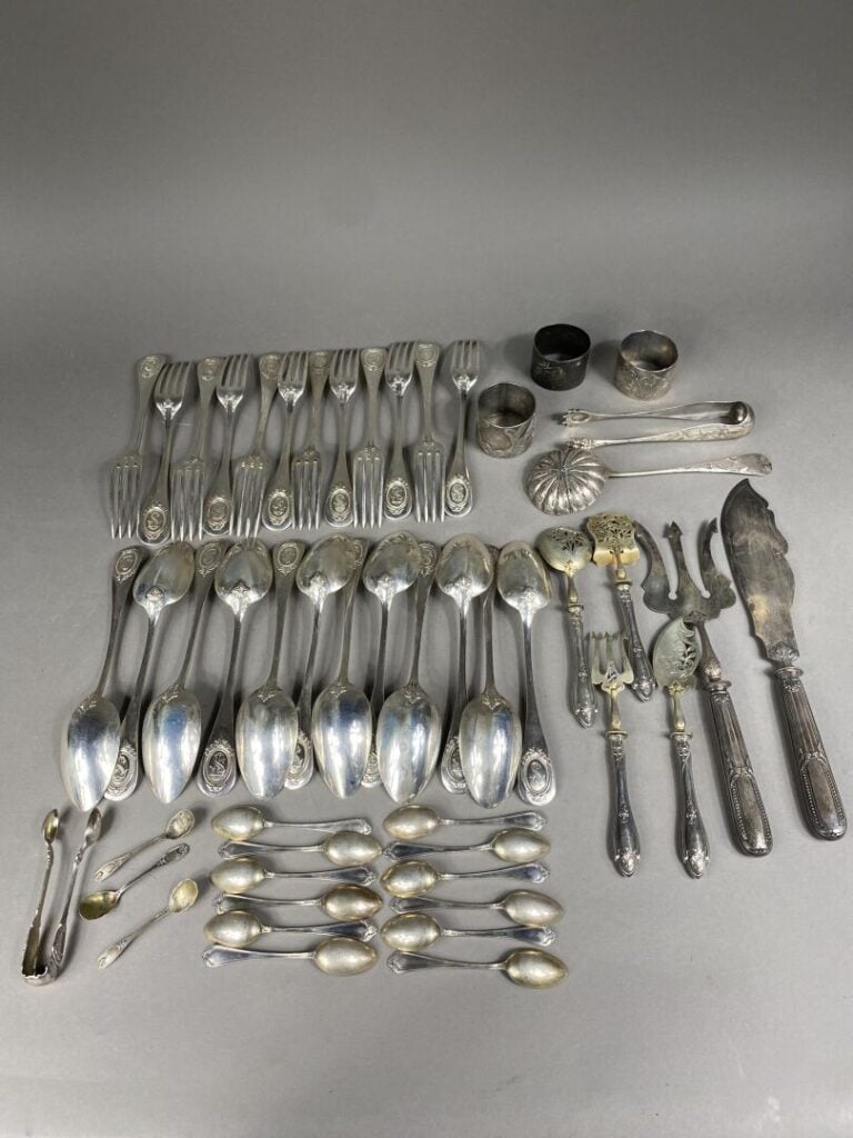 Lot de couverts et ronds de serviette en argent (925) et argent fourré comprena…