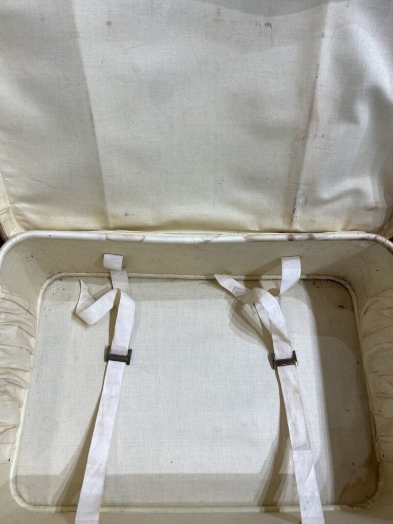 LOUIS VUITTON - Ensemble de bagages en toile Monogram et cuir naturel comprenan…