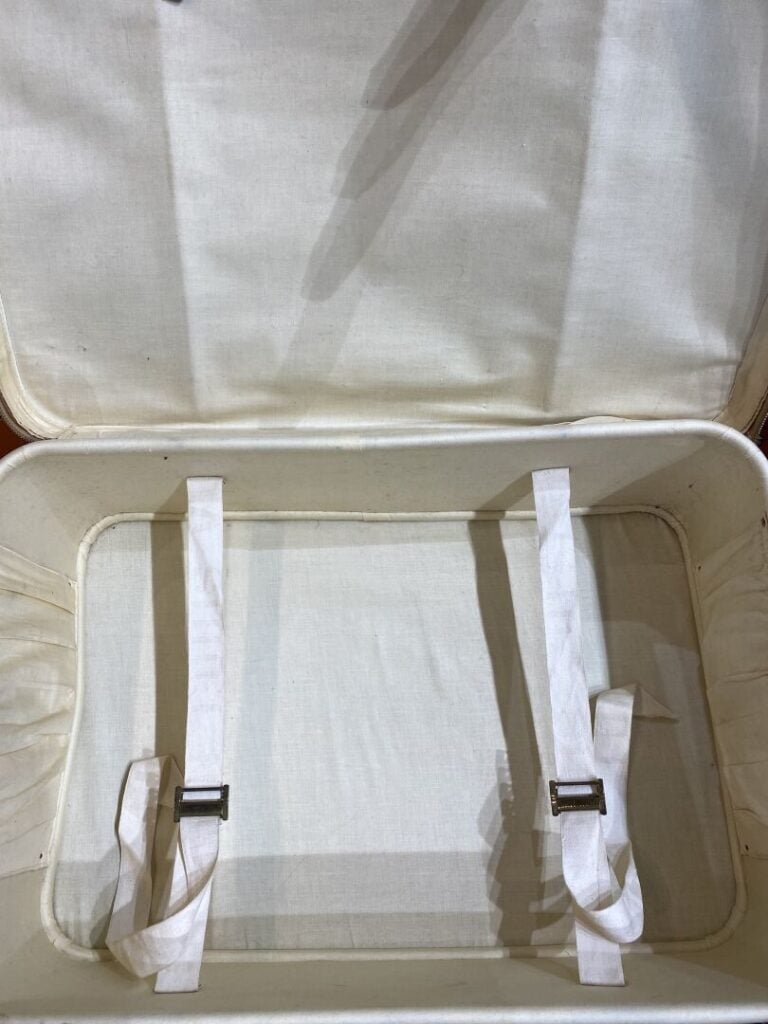 LOUIS VUITTON - Ensemble de bagages en toile Monogram et cuir naturel comprenan…