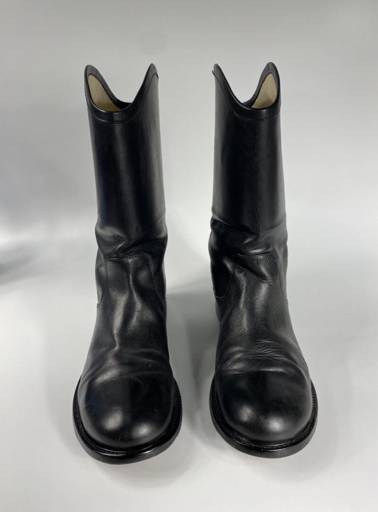 MARITHE FRANCOIS GIRBAUD, MALLY - Lot de deux paires de bottines en cuir noir (…
