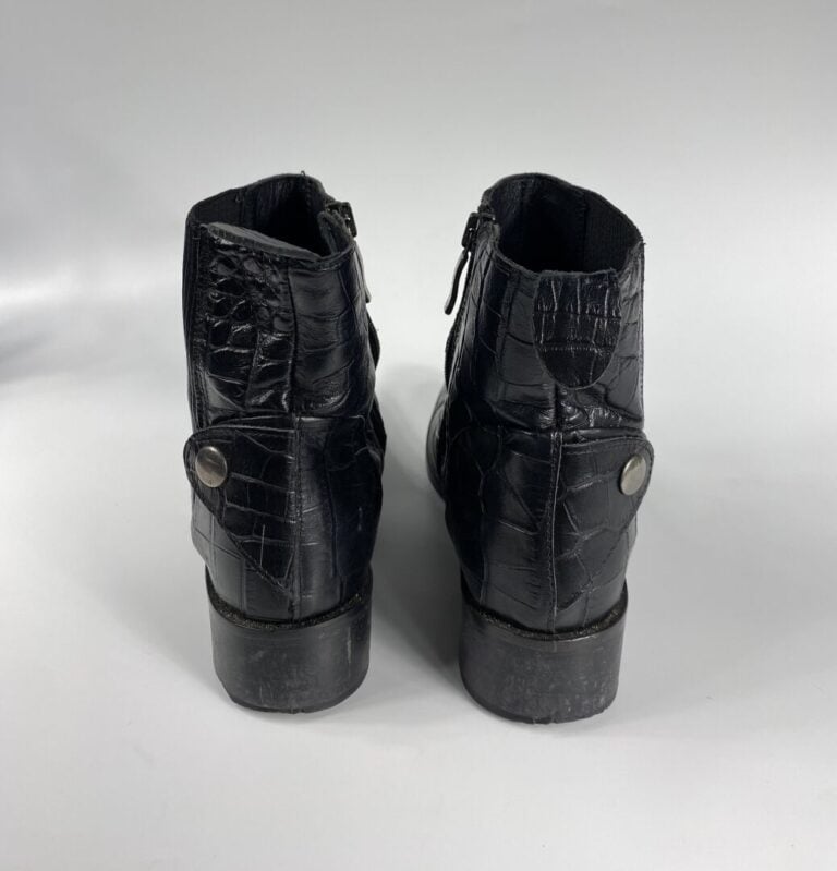 MARITHE FRANCOIS GIRBAUD, MALLY - Lot de deux paires de bottines en cuir noir (…