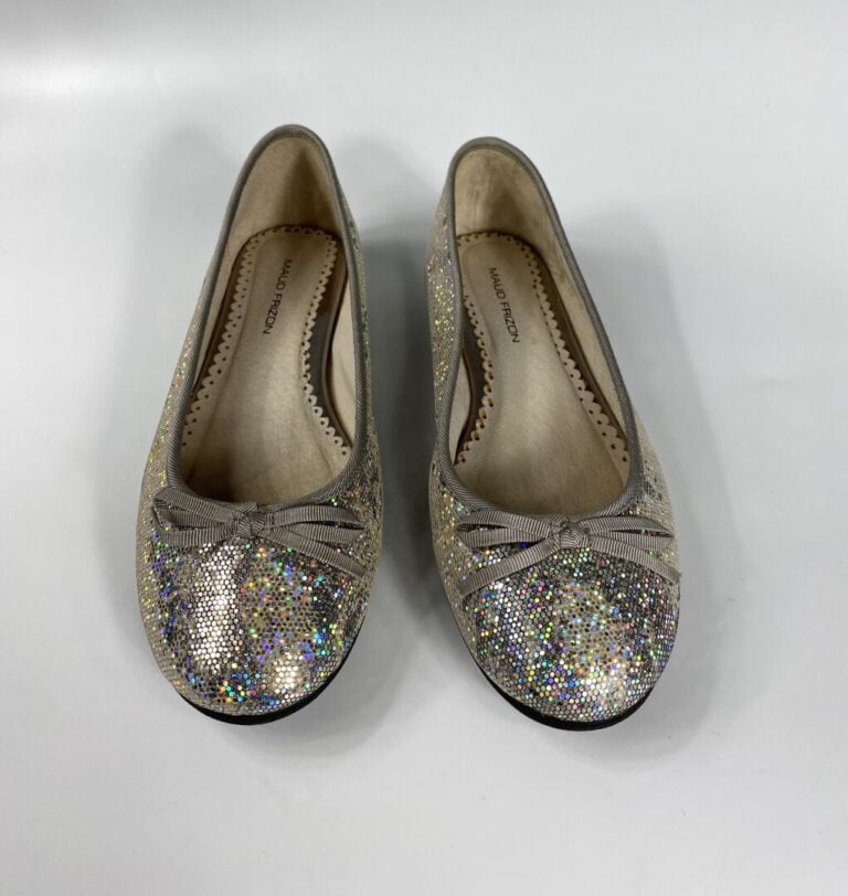 MAUD FRIZON - Paire de ballerines à paillettes iridescentes et gros grain gris…