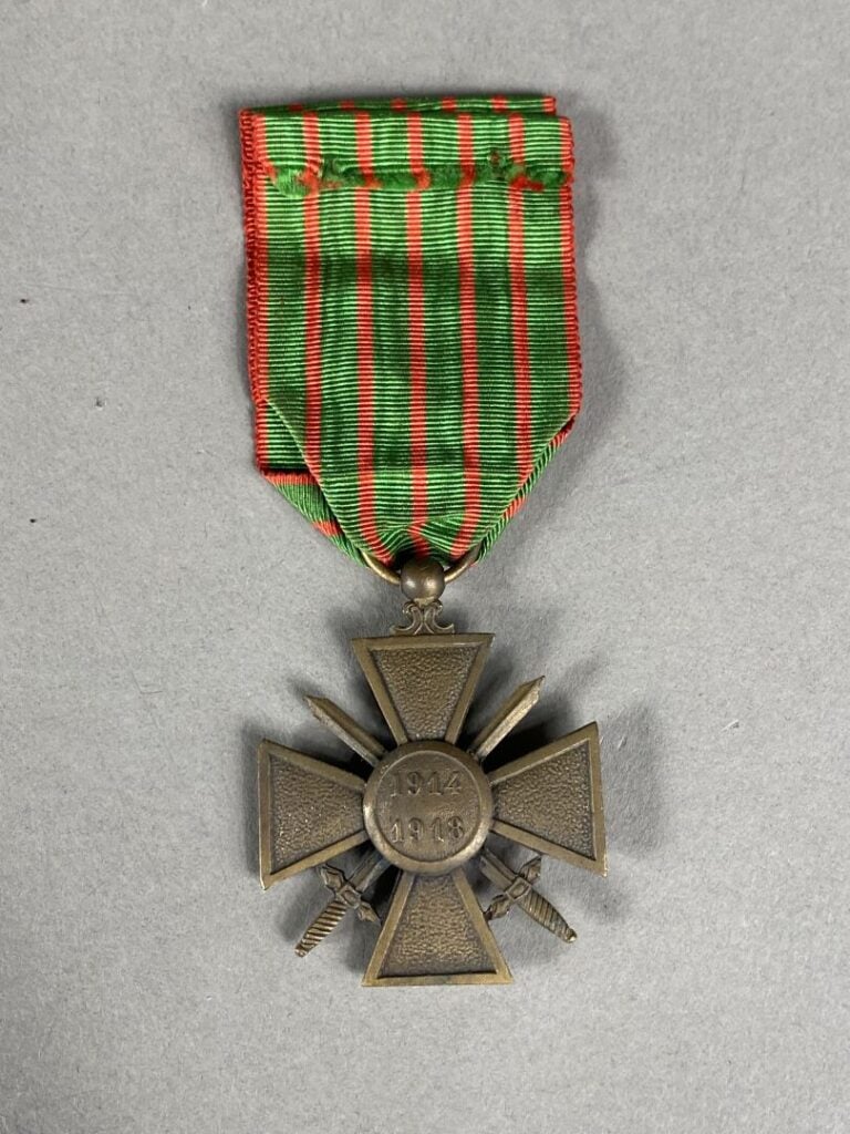 Médaille - Militaria - Croix de guerre (1914-1918) avec ruban une étoile