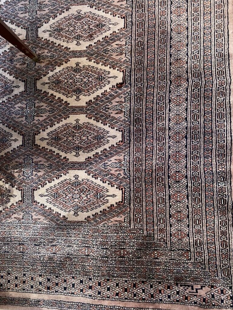 Pakistan - Tapis en laine dans le style karashi à décor de pavage de médaillon…