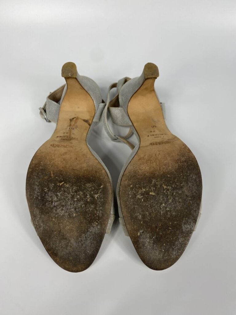 REPETTO - Sandales à talon en cuir gris irisé (Pointure 40, talon de 8 cm). - B…