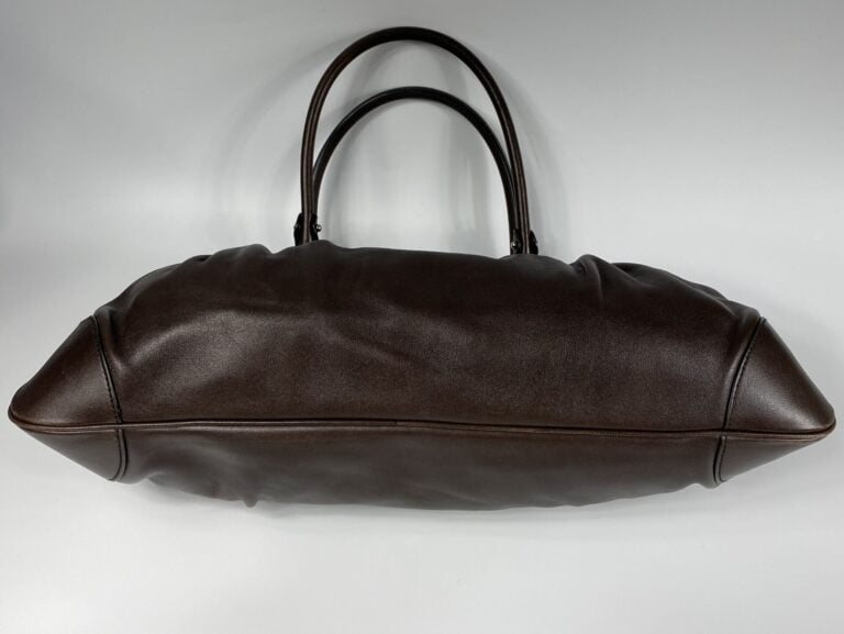 SALVATORE FERRAGAMO - Sac "Marisa" en cuir chocolat, garnitures en métal argent…