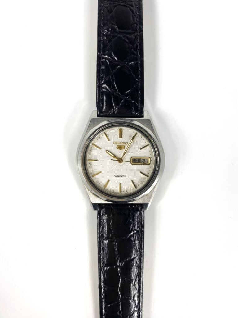 SEIKO - Montre d'homme, boîtier rond en acier, bracelet en cuir à effet d'écail…