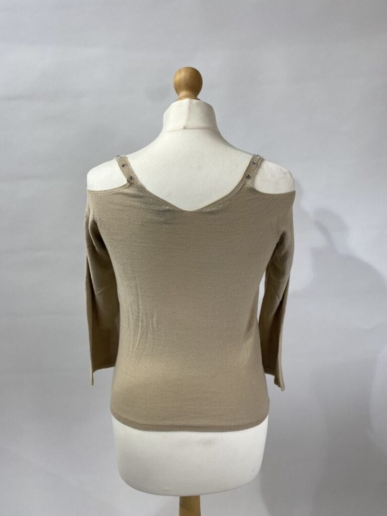 SONIA RYKIEL - Top en maille beige et strass, manche 3/4 (Taille S). - Bon état…