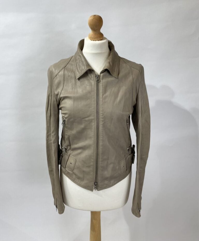SYLVIE SCHIMMEL - Blouson en agneau grège, fermeture à glissière . - Taille ind…