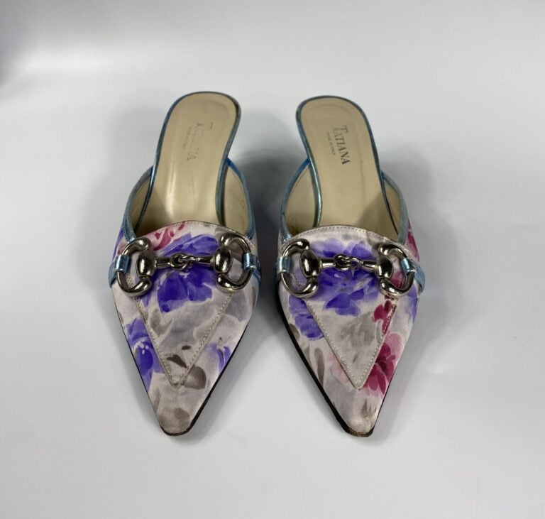 TATIANA, GUIDO PASQUALI - Deux paires de mules à petits talons : l'une à bout p…