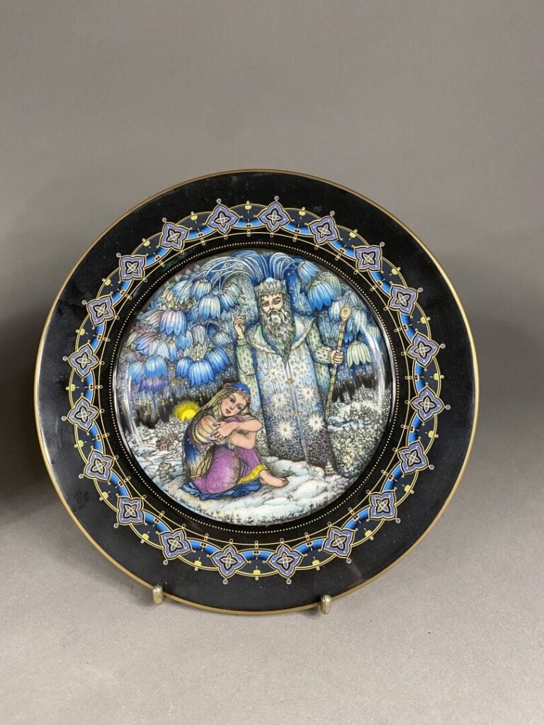 Villeroy & Boch - Deux assiettes en porcelaine à décor imprimé série Magical Fa…