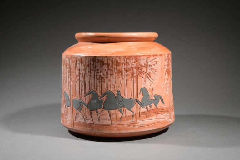 André BRASILIER (Né en 1929) - Vase de forme cylindrique à col étranglé ourlé e…