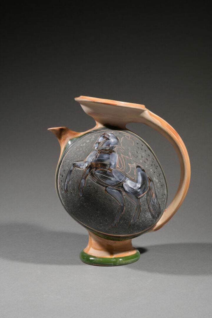 André BRASILIER (Né en 1929) - Vase formant pichet à corps bombé, col pincé et…