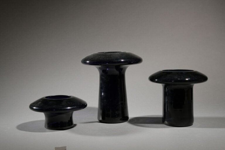 Angelo MANGIAROTTI (1921-2012) - Suite de trois vases 'Champignons" en verre so…