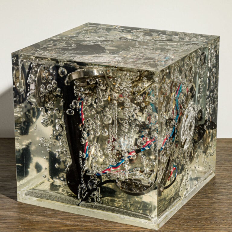 ARMAN (1928-2005) Arman Hernandez dit - Cube téléphonique, c. 1970 - Accumulati…