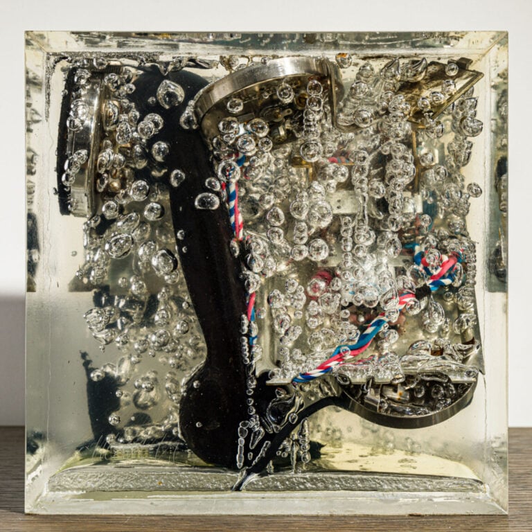 ARMAN (1928-2005) Arman Hernandez dit - Cube téléphonique, c. 1970 - Accumulati…