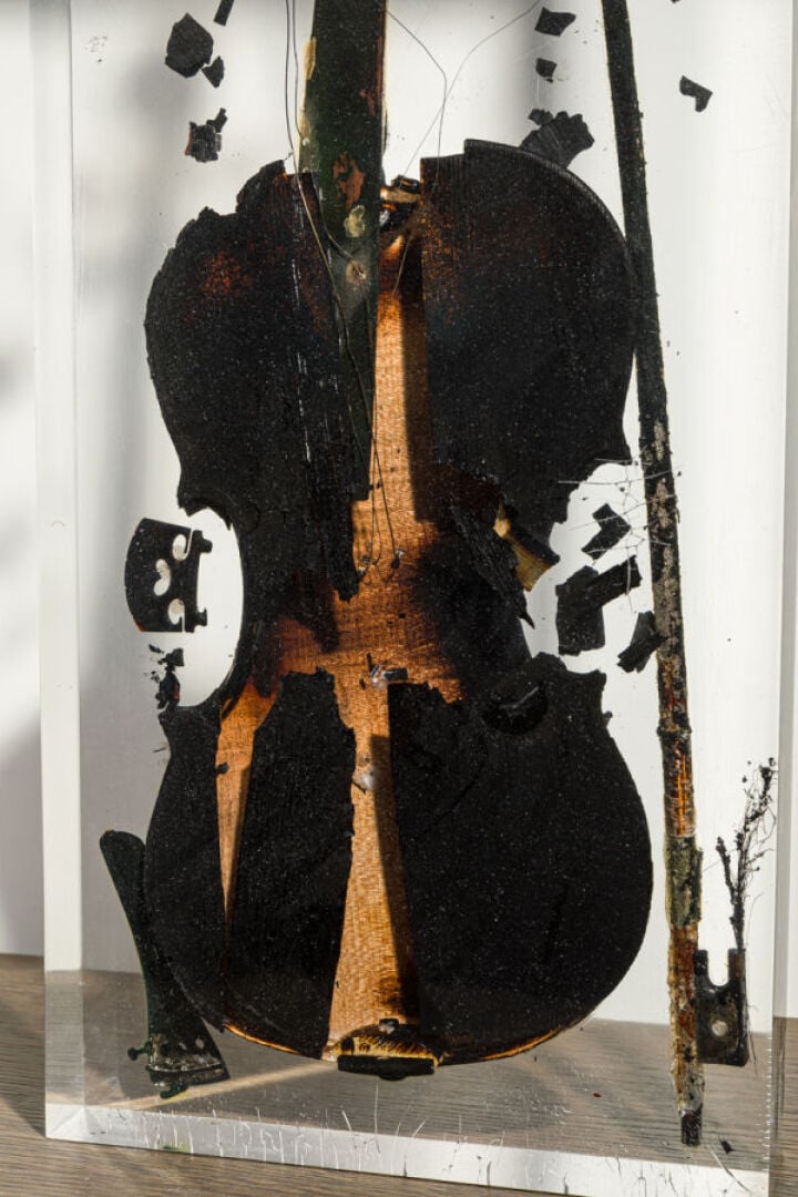 ARMAN (1928-2005) Arman Hernandez dit - Violon calciné, c.1980 - Inclusion d'él…