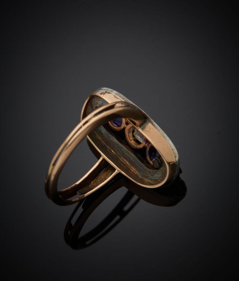 BAGUE ovale en or rose (585‰) 14 carats et argent (min. 800‰) serti d'un diaman…
