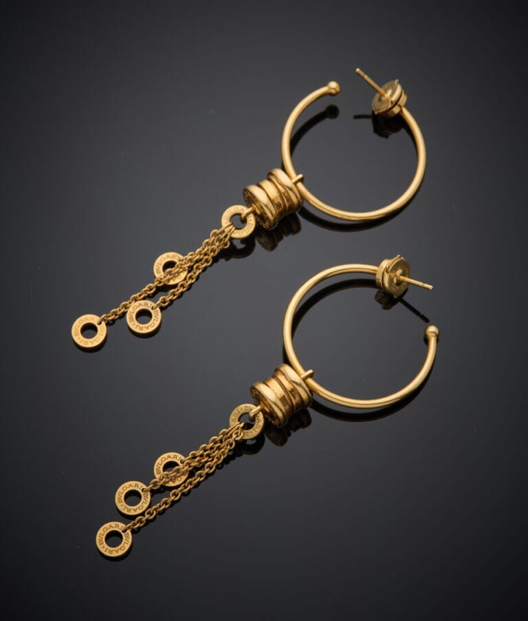 BULGARI - - Paire de PENDANTS d'OREILLES "créoles" "B Zero 1"en or jaune (750‰)…