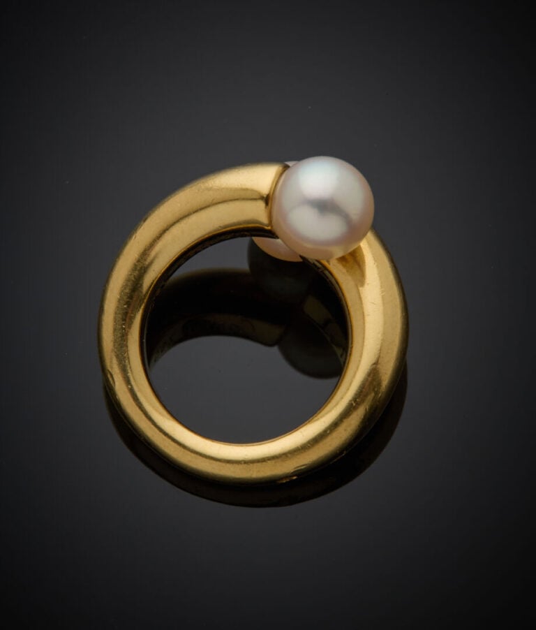 CARTIER - - BAGUE "toi & moi" en or jaune (750‰) orné de deux perles de culture…
