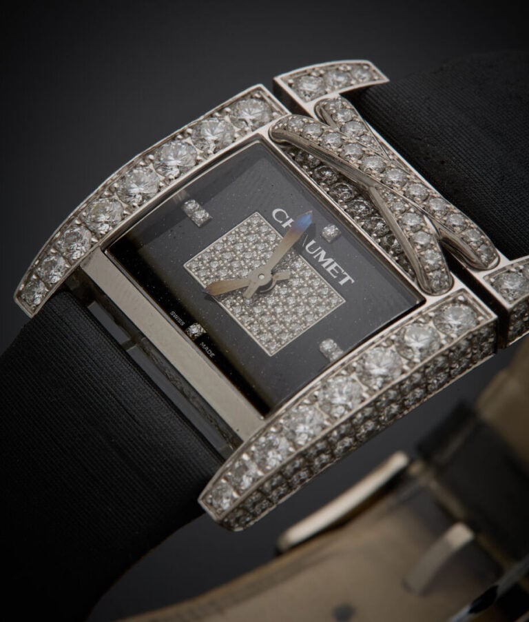 CHAUMET - - BRACELET MONTRE rectangulaire de dame, modèle "Liens" en or gris (7…