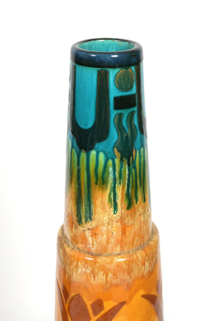 Christopher DRESSER, attribué à - Importante paire de vases tronconiques en cér…