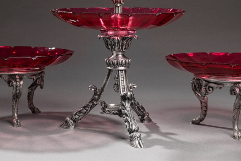 HALPHEN & BACCARAT - Rare ensemble composé de 4 coupes et - d'un serviteur muet…