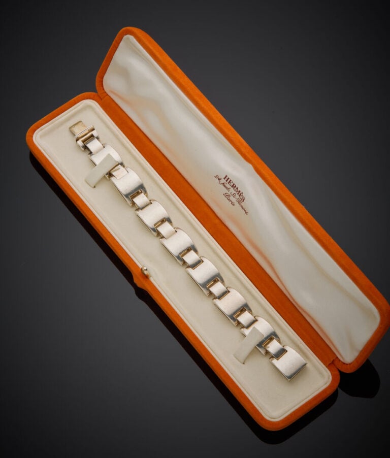 HERMES - - Bracelet "Luna Park" en argent (925‰) formé de maillons bombés artic…