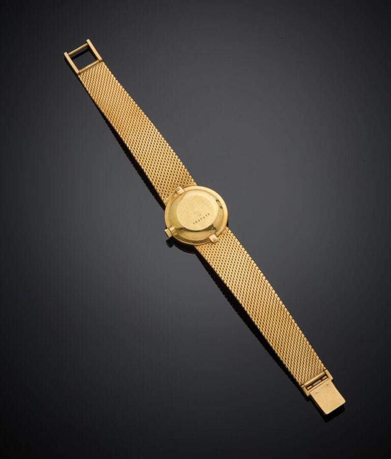 JAEGER LECOULTRE - - BRACELET MONTRE ronde de dame en or jaune (750‰). Cadran c…
