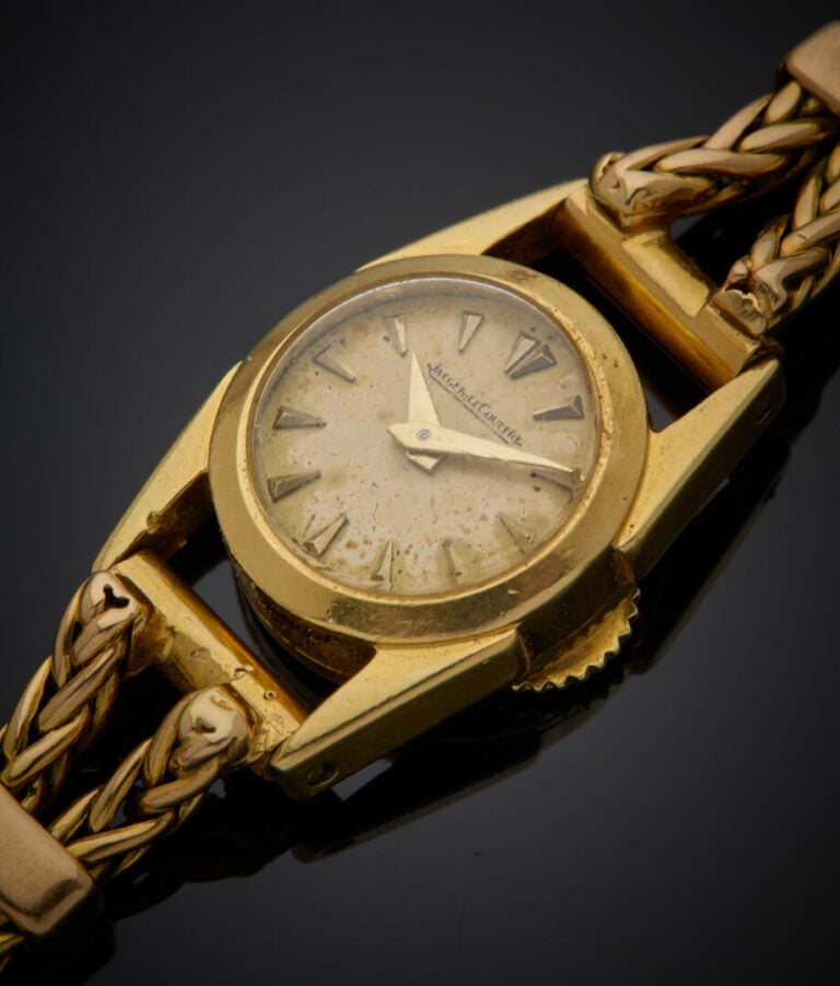 JAEGER LECOULTRE - - BRACELET MONTRE ronde de dame en or jaune (750‰). Cadran d…