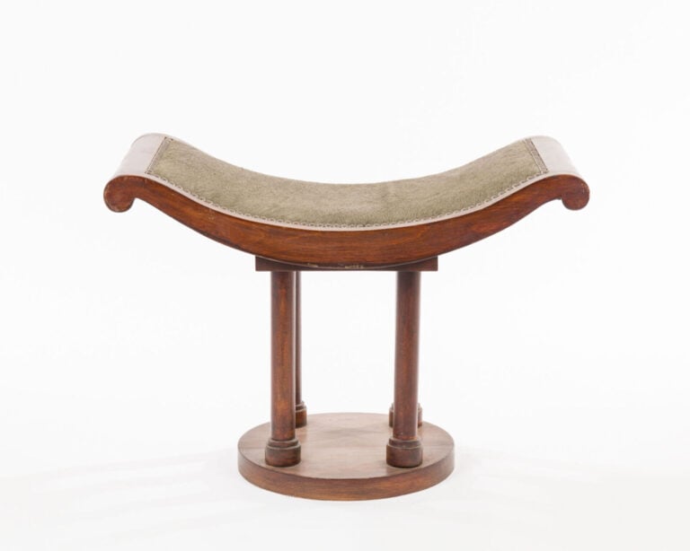 JULES LELEU, DANS LE GOÛT DE - Tabouret curule en bois et placage de palissandr…