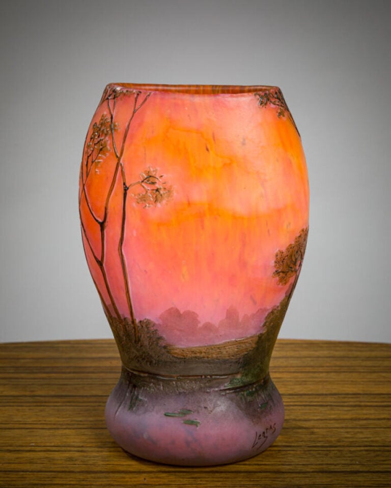 LEGRAS - Vase à corps ovoïde en méplat sur talon circulaire à décor en - polych…
