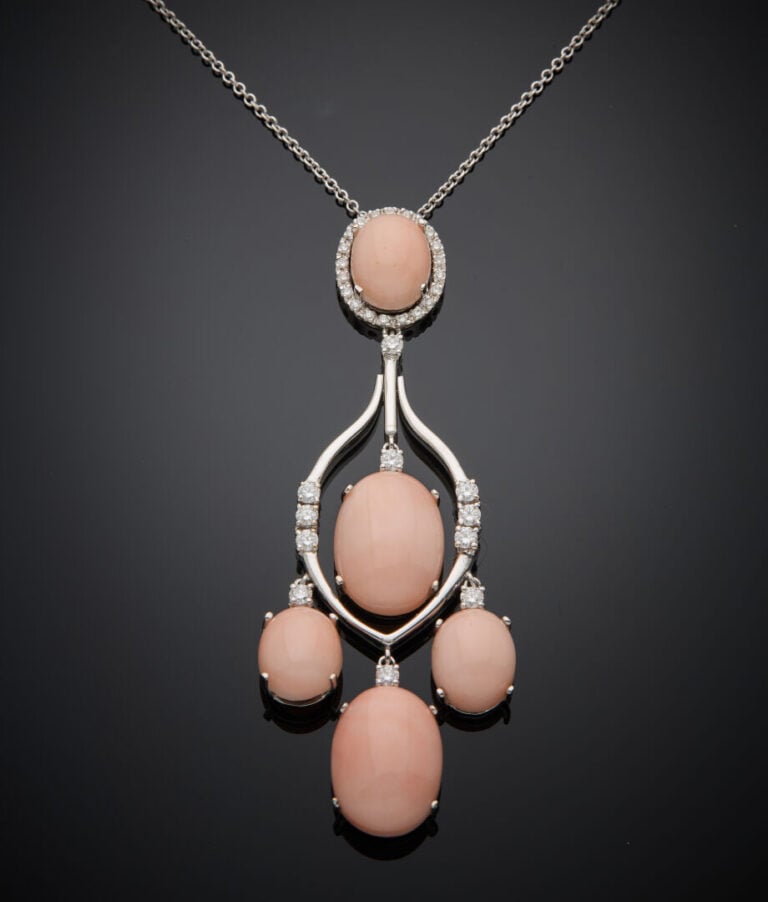 LEO PIZZO - - Important PENDENTIF et sa chaînette en or gris (750‰) ajouré et a…