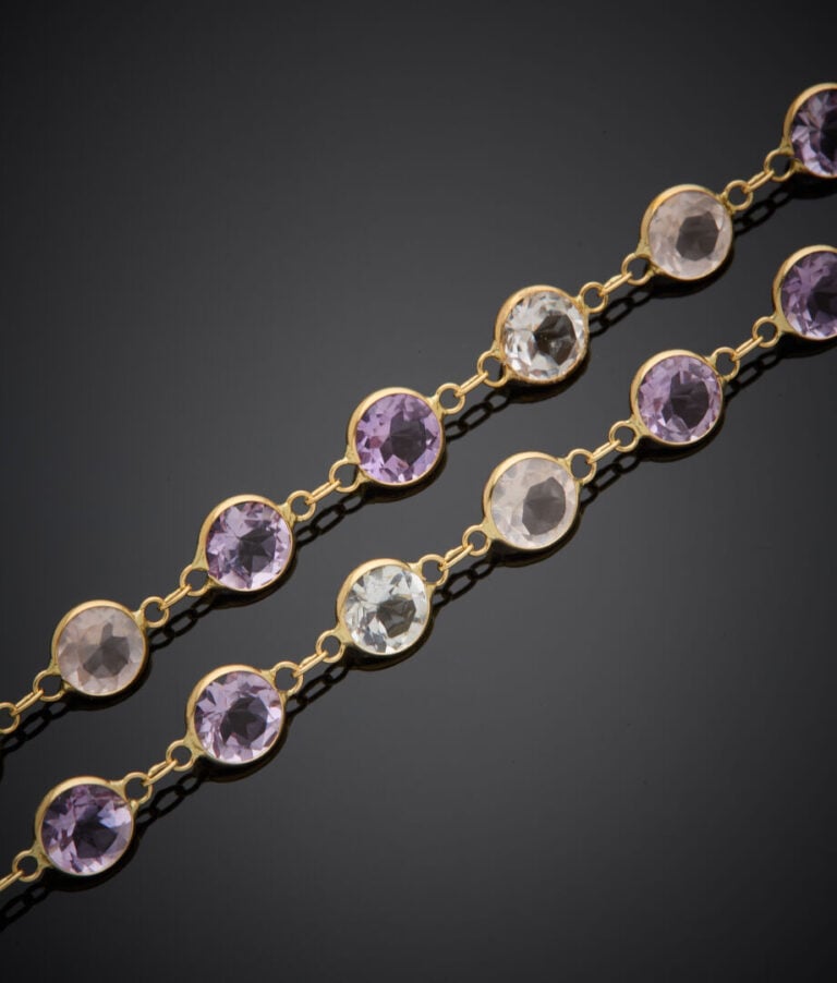 Long COLLIER chaînette en or jaune (750‰) composé d'améthystes, quartz rose, to…