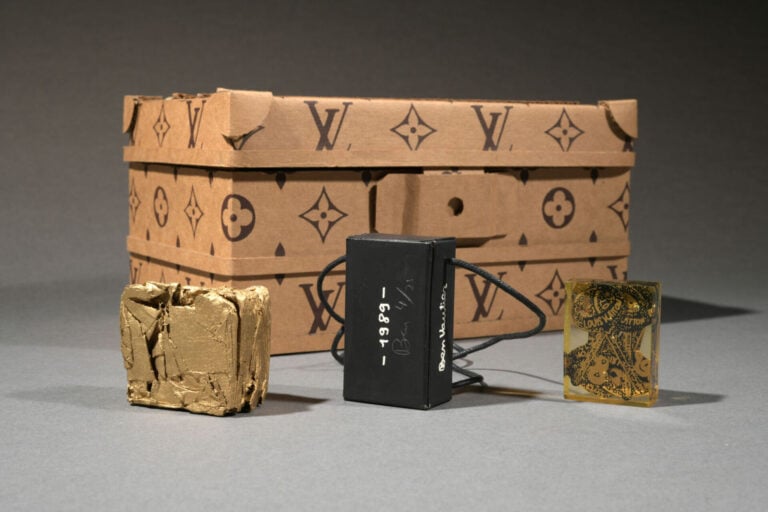 LOUIS VUITTON (1989, édition limitée N°833/850) - Malle à bijoux en carton Mono…