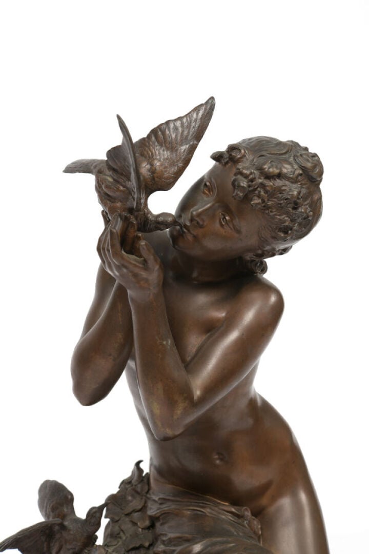 Mathurin MOREAU (1822-1912) - Jeune femme aux oiseaux - Epreuve en bronze à pat…