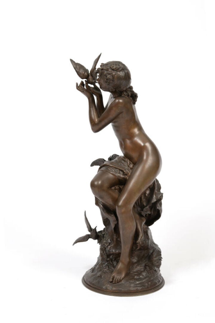Mathurin MOREAU (1822-1912) - Jeune femme aux oiseaux - Epreuve en bronze à pat…